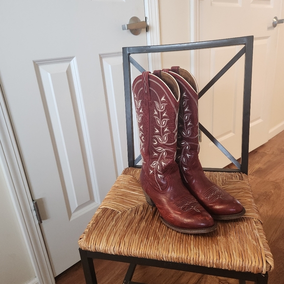 Ariat Shoes - Ariat Womens Burgundy/Red Cowboy boots (8)